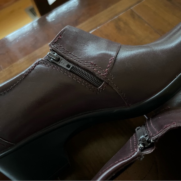 Clark Genette Vista Burgundy Leather Booties 8.5 NEW! - Picture 6 of 11